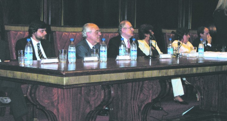 Gonzalo lvarez, Atilio Alterini, Guillermo Jaim Etcheverry, Mnica Pinto, Mara Cecilia Gmez Masa y Sergio Brodsky.