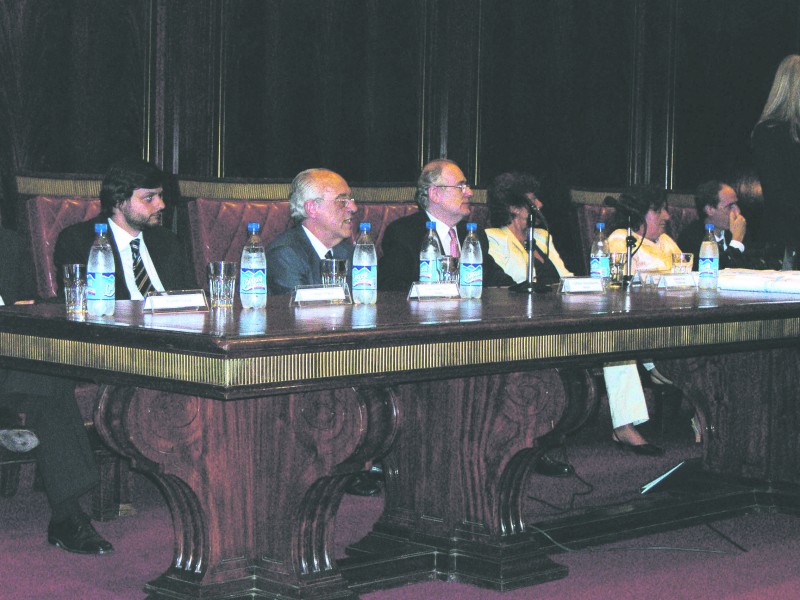 Gonzalo lvarez, Atilio Alterini, Guillermo Jaim Etcheverry, Mnica Pinto, Mara Cecilia Gmez Masa y Sergio Brodsky.