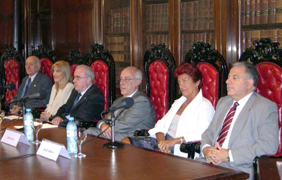 Alfredo Buzzi, Mara Beatrz Guglielmotti, Tulio Ortiz, Atilio Alterini, Mnica Pinto y Alberto Barbieri