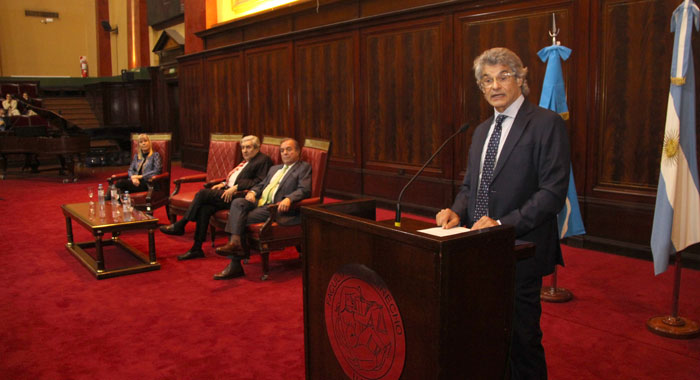 Acto de asunción del decano Leandro Vergara y la vicedecana Silvia Nonna