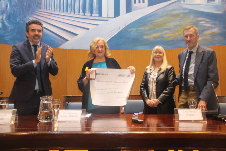 Acto de investidura como Doctora Honoris Causa de la UBA de la Prof. Dra. Mirentxu Corcoy Bidasolo