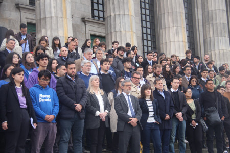 Clase pública del decano Leandro Vergara en las Escalinatas