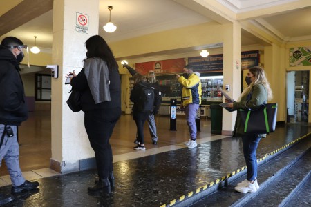 Con algunos cursos presenciales, la Facultad inició el segundo ciclo lectivo 2021