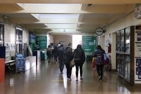 Con algunos cursos presenciales, la Facultad inició el segundo ciclo lectivo 2021