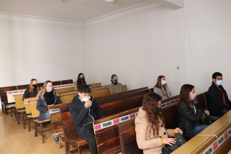 Con algunos cursos presenciales, la Facultad inició el segundo ciclo lectivo 2021