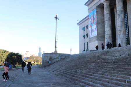 Con algunos cursos presenciales, la Facultad inició el segundo ciclo lectivo 2021