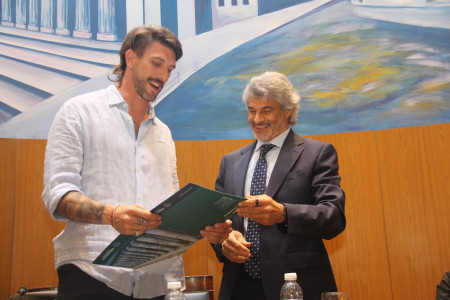 Entrega de diplomas a integrantes de los equipos del Torneo Interfacultades 2024