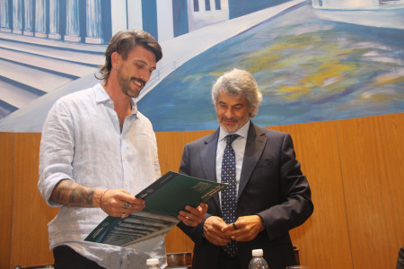 Entrega de diplomas a integrantes de los equipos del Torneo Interfacultades 2024