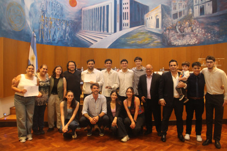 Entrega de diplomas a integrantes de los equipos del Torneo Interfacultades 2024