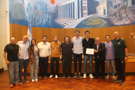 Entrega de diplomas a integrantes de los equipos del Torneo Interfacultades 2024