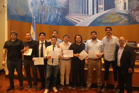 Entrega de diplomas a integrantes de los equipos del Torneo Interfacultades 2024