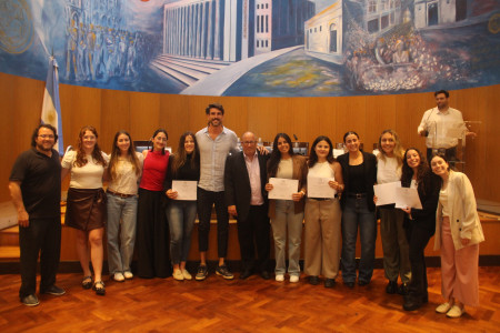 Entrega de diplomas a integrantes de los equipos del Torneo Interfacultades 2024