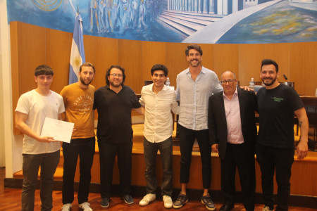 Entrega de diplomas a integrantes de los equipos del Torneo Interfacultades 2024