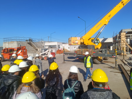 Estudiantes del posgrado en Derecho y Política de los Recursos Naturales y del Ambiente recorrieron la Cuenca Matanza-Riachuelo junto a ACUMAR