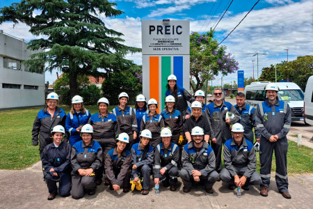 Estudiantes del posgrado en Derecho y Política de los Recursos Naturales y del Ambiente visitaron la Refinería YPF y el Espacio de la Energía