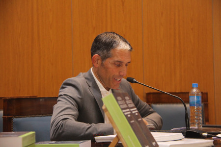 Presentación del libro Historia jurídica de los hidrocarburos, de Juan José Carbajales