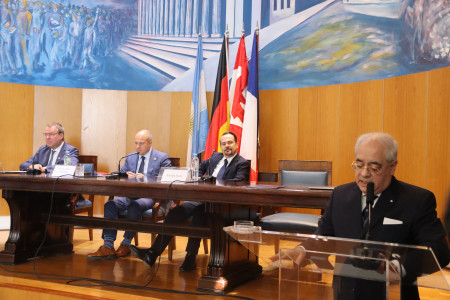 Symposium "Límites del discurso democrático"