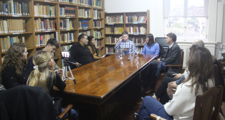 Niños y niñas desaparecidos en regímenes dictatoriales. Diálogos sobre las experiencias en Argentina y España