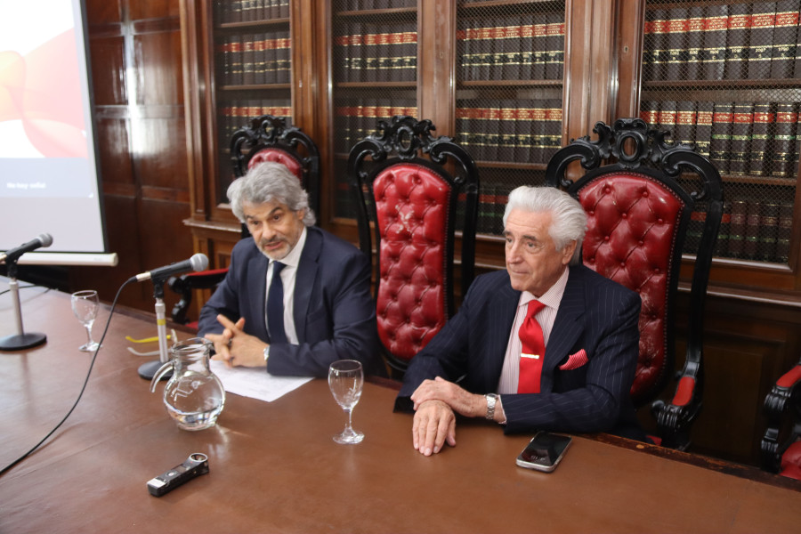 Leandro Vergara y Daniel R. Vítolo