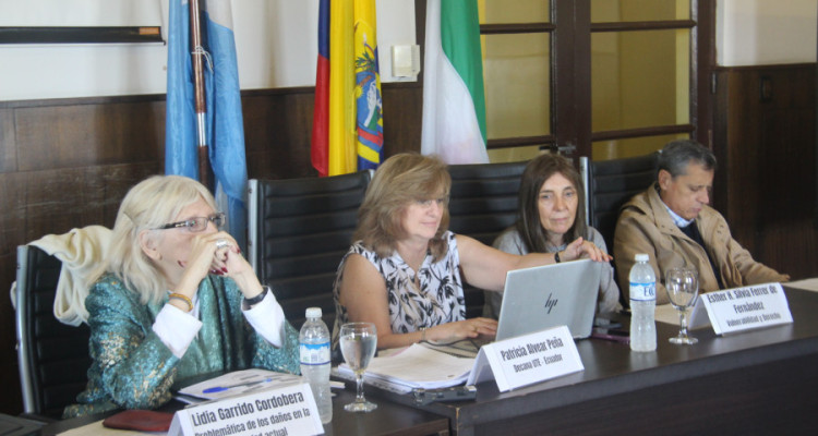 Lidia Garrido Cordobera, Patricia Alvear Peña, Esther H. Silvia Ferrer de Fernández y Leonardo F. Fernández