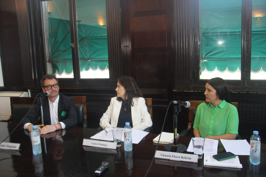 Juan Pablo Mugnolo, Laura Pautassi y Victoria Flores Beltrán