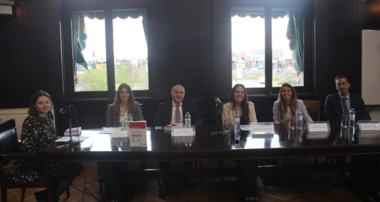 Sofía Pozzoli, Sofía Racco, Javier Augusto De Luca, Sofía Andrea Curatolo, Karina Andrade y Santiago Vismara