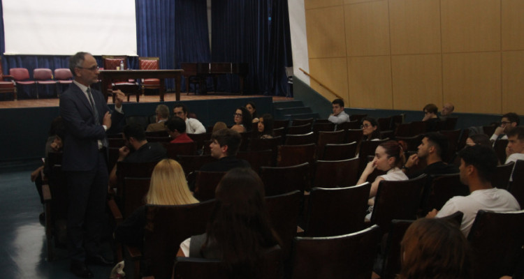 Clase abierta de Derecho Administrativo